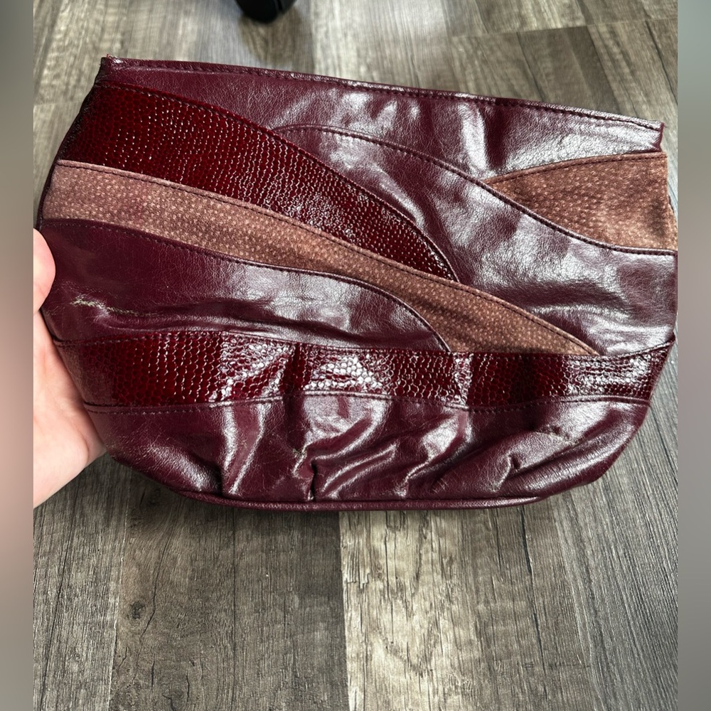 Vintage Burgundy Clutch💃🏻🥀